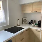 In 100 J Διαμέρισμα *