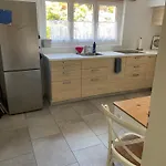Διαμέρισμα In 100 J Gals